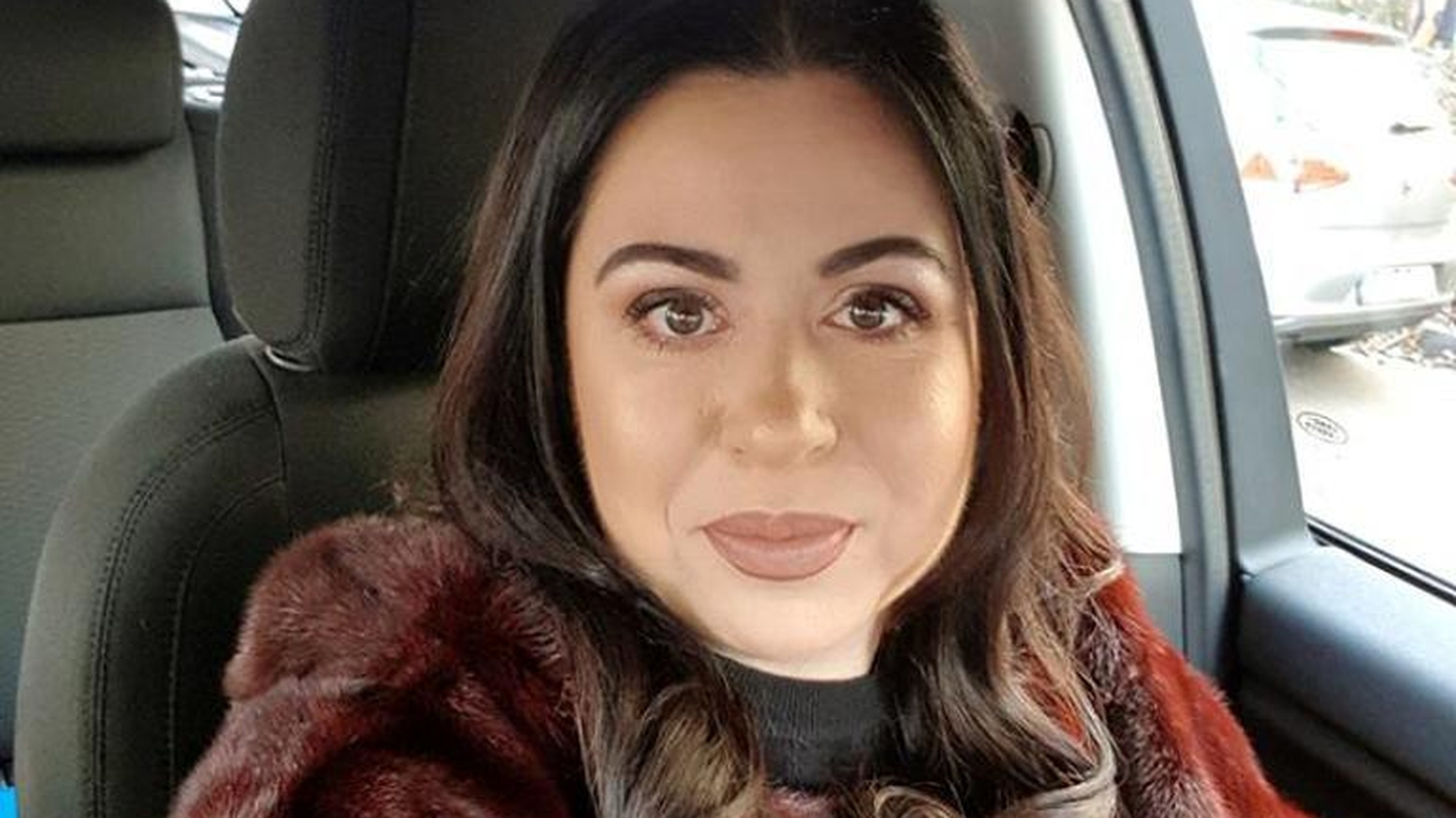 Reacţia Oanei Roman, după ce maşina i-a fost distrusă: ”A fost spartă cu un baros!”