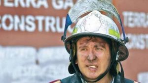 “Pielea lor fumeganda mi se lipea de maini!” Cum se apara pompierul demis dupa tragedia din “Colectiv”: “De ce sa fiu umilit?”