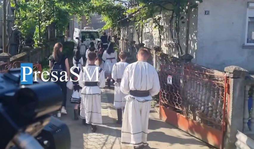 Imaginile durerii! Bianca și Patrizia au ajuns acasă în rochii de mireasă/ sursă toto: captură video