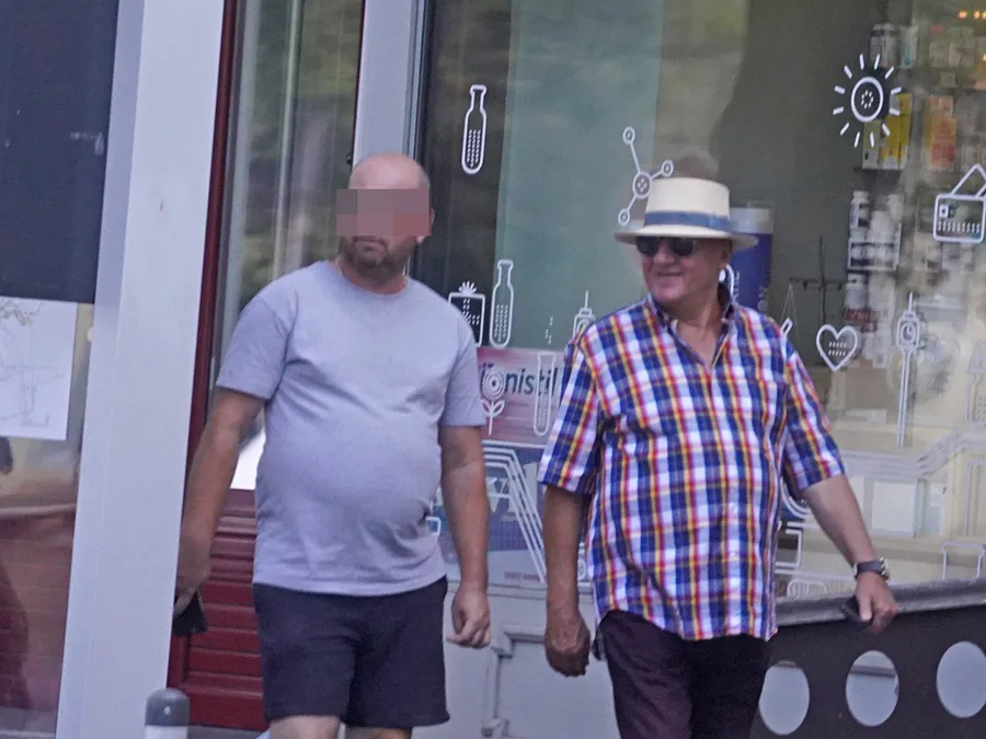 Dumitru Dragomir se ține foarte bine la 76 de ani (Foto: CANCAN.RO)