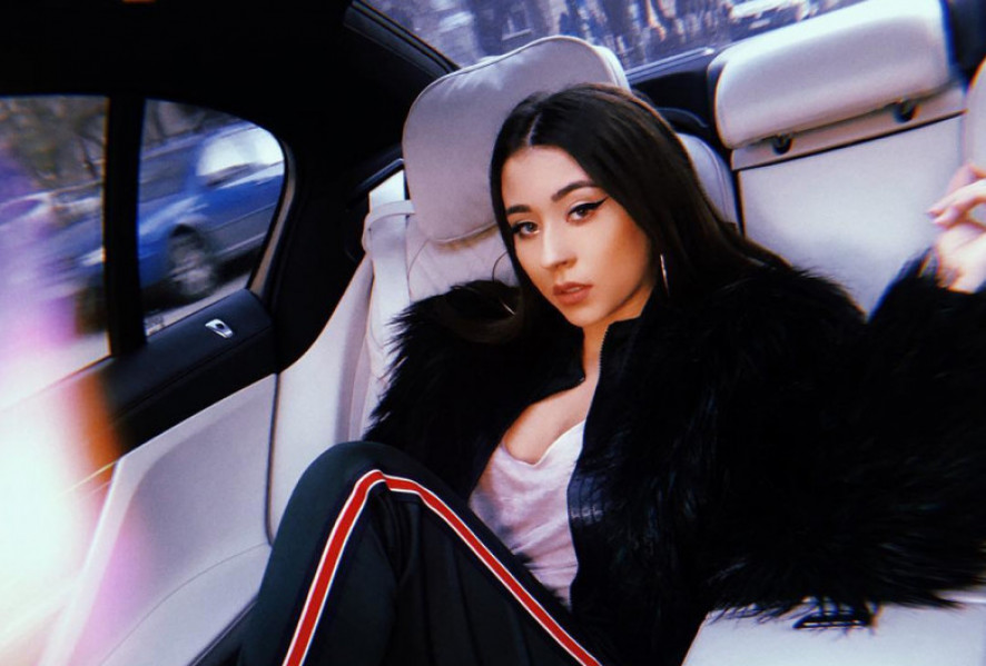 Nicole Cherry are o pasiune pentru caii putere