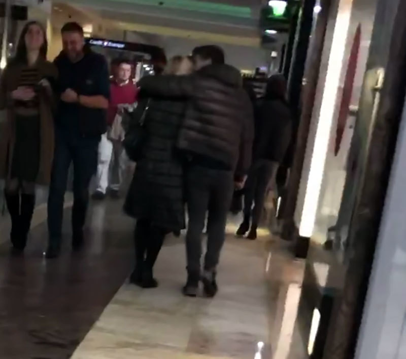 Dragoş o sărută pe Karina