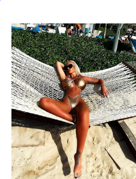Loredana Chivu, la plajă, în Dubai
