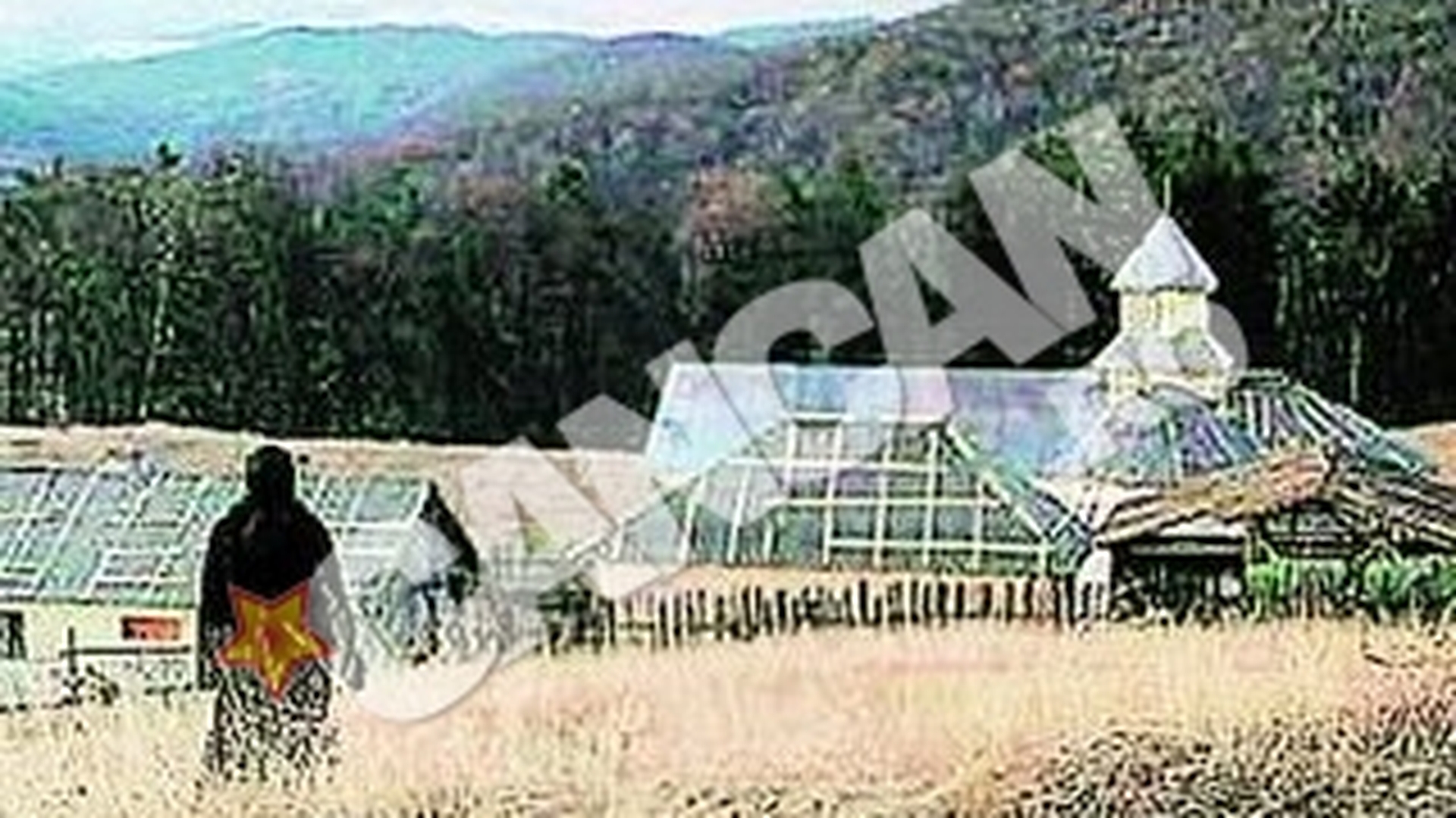 Lacasul construit la Campina pentru filmarile la pelicula "Dupa dealuri" a devenit loc de pelerinaj. Au ras manastirea-decor ca se inchinau localnicii la ea