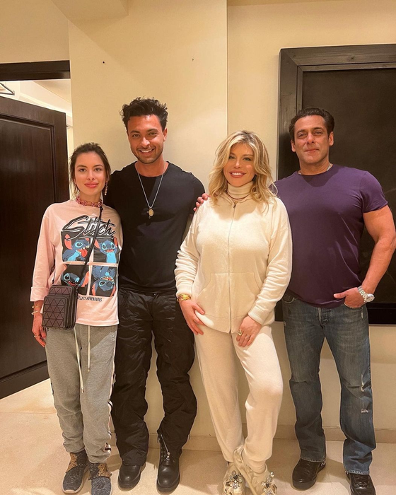 Loredana a ajuns în casa Iuliei Vântur și a lui Salman Khan /Foto: Instagram