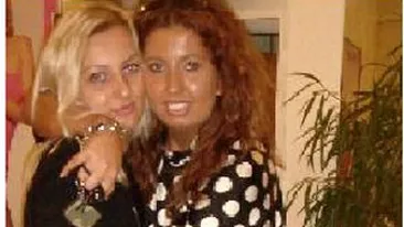 Cat de mult seamana Oana Roman cu sosia pe care i-a gasit-o CANCAN-ul?  Crina a luat proportii in ultimii doi ani. Vezi aici ce i s-a intamplat!