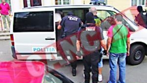 Un jandarm consumator de droguri ii "da in gat" pe politistii antidrog