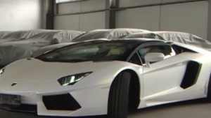 Lamborghini Aventador, scos la vânzare! Bolidul a fost confiscat de la un interlop. Ce sumă trebuie să scoată din buzunare cei interesați