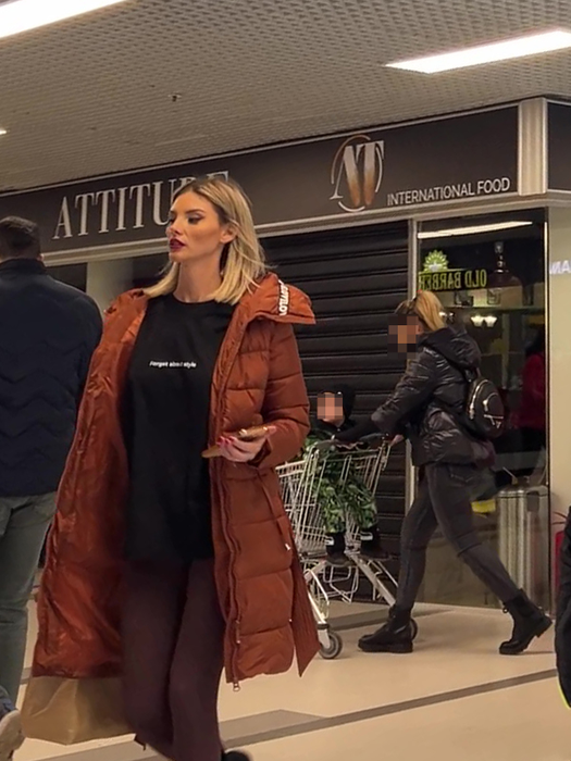 Iubita lui Cătălin Cazacu n-a ieșit la plimbare însoțită / (Sursa: CANCAN.RO)
