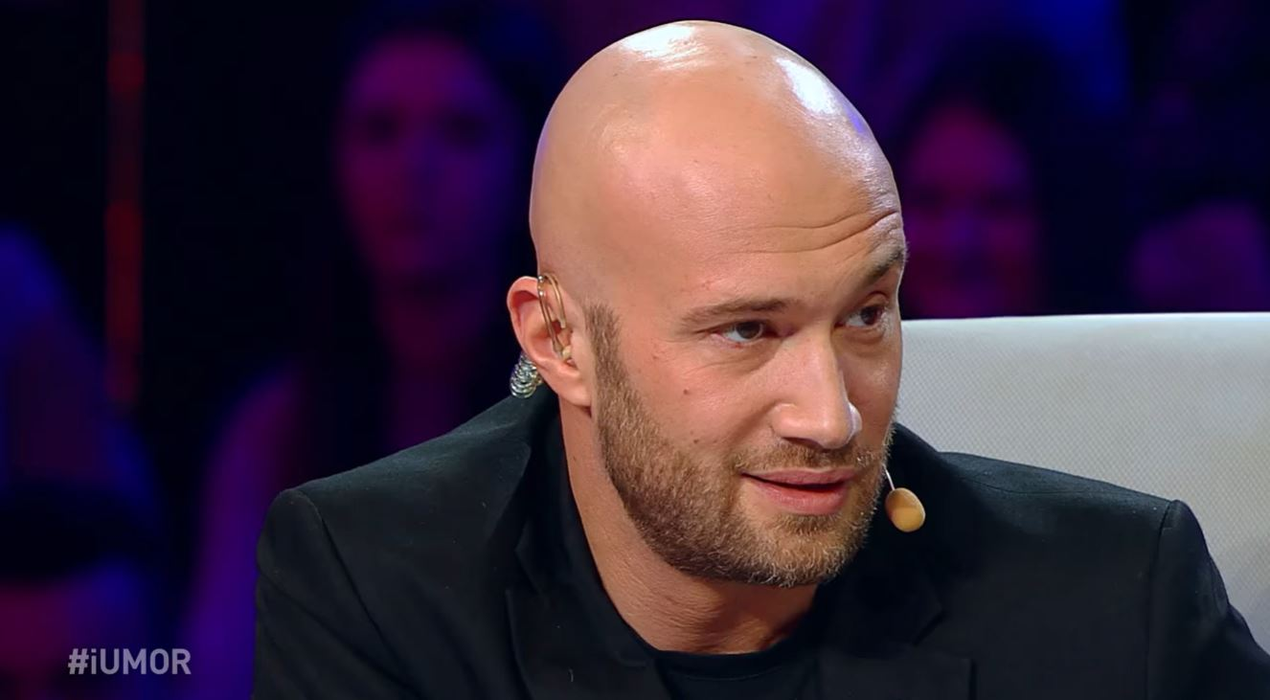 Un concurent de la iUmor a făcut striptease special pentru Delia: “M-am simțit în nesiguranță”. Ce mesaj avea scris pe chiloți Brandon Coprich
