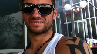El e cel mai mare cocalar dintre fotbalistii romani Vezi ce fost jucator al Stelei il face pe Romeo Fantastik sa para stilat!