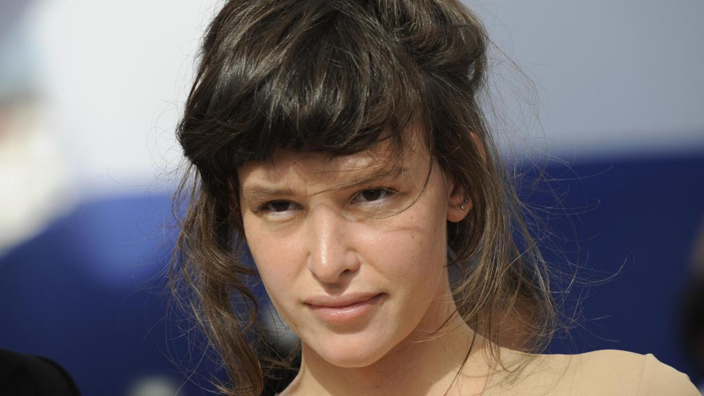 US actress Paz de la Huerta poses during the photocall of  the movie"Enter The Void" by Argentinian director Gaspar Noe presented in competition at the 62nd Cannes Film Festival on May 22, 2009.       AFP PHOTO / ANNE-CHRISTINE POUJOULAT (Photo credit should read ANNE-CHRISTINE POUJOULAT/AFP/Getty Images)