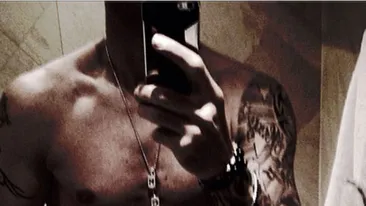 Slav e minciuna pe langa el! Il vor toate femeile, dar numai una il are! Uite cum expus trupul bine lucrat! Ghicesti cine e?