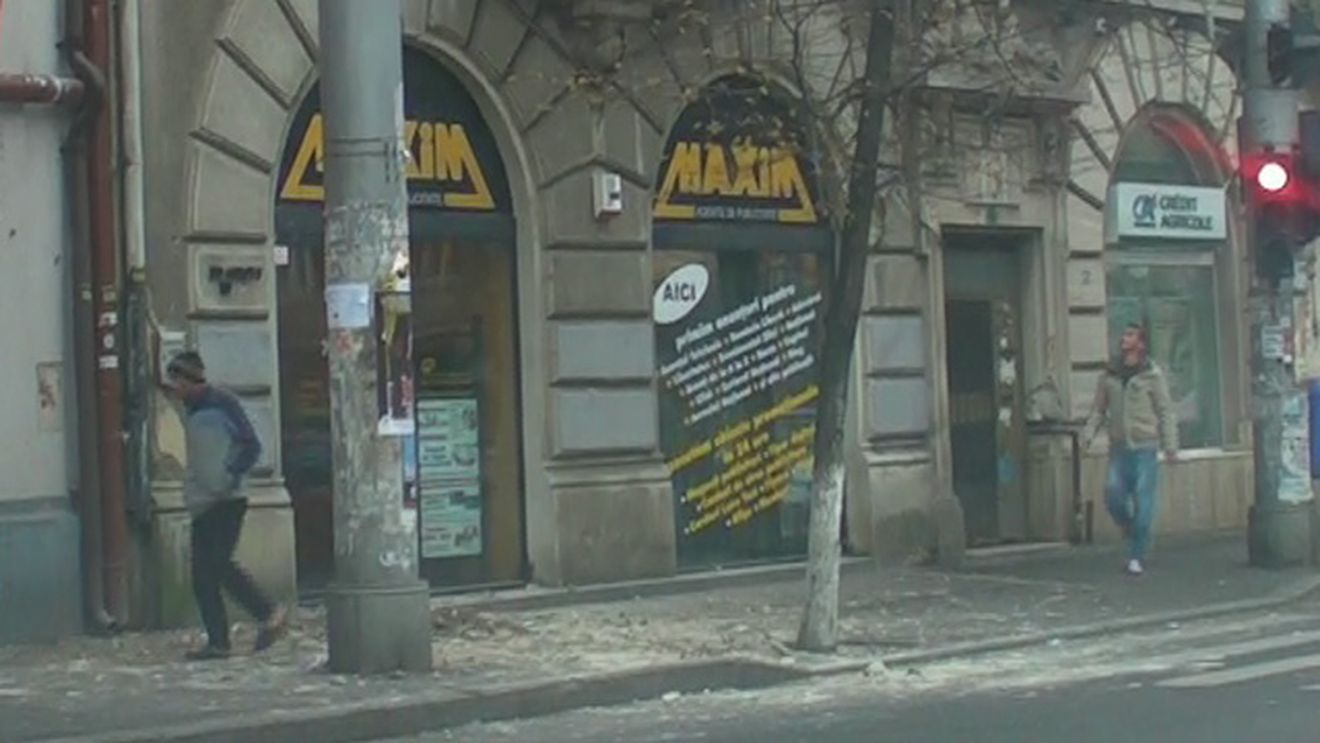 Au fost la un pas de moarte! Ce s-a intamplat in zona Mosilor din Capitala intrece orice imaginatie! Vezi ce am surpins pe camera