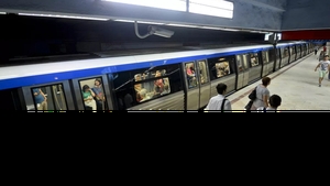 Alertă la metrou între stația Grozăveși și Petrache Poenaru. Călătorii au rămas blocați în tren