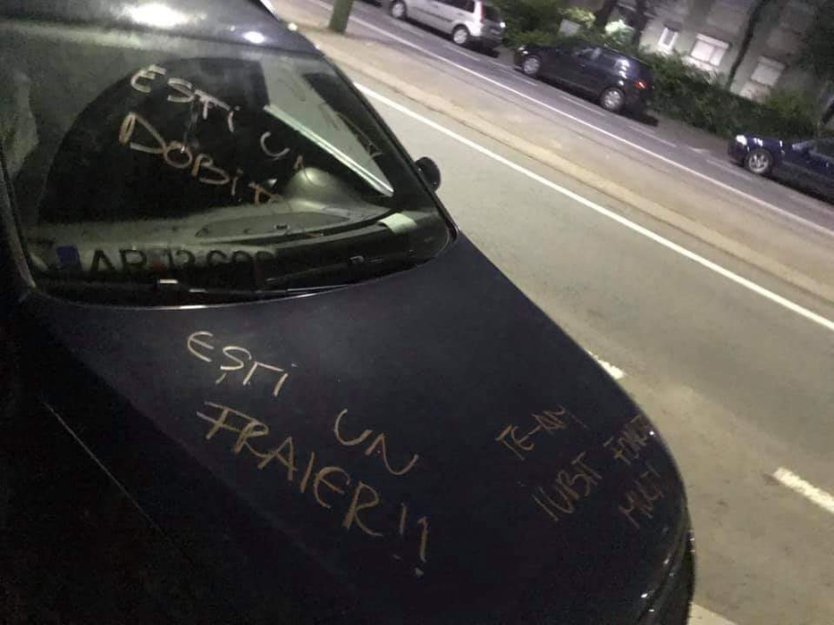 Cum s-a răzbunat această femeie din Arad pe maşina fostului iubit, după ce a părăsit-o. Râzi cu lacrimi. FOTO