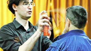 Parul ondulat trebuie spalat dimineata, nu seara