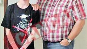 A trait 10 ani cu gatul rupt