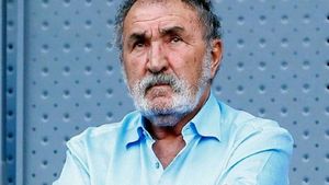 Cu cât este plătit Ion Țiriac pe lună de statul român. Miliardarul nu și-a ridicat niciodată pensia