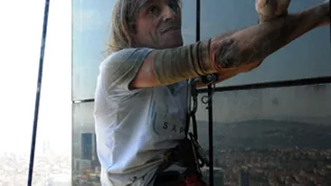 A escaladat cea mai inalta cladire din Turcia