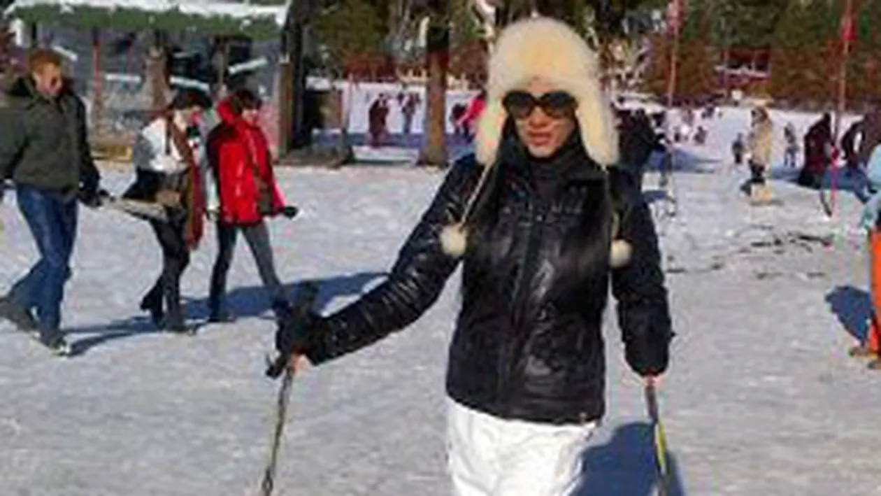 Enacheasca a dat fotbalul pe schi! Uite-o pe partie