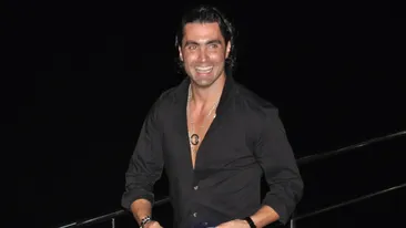 Raluca o sa turbeze de furie cand o sa il vada pe Pepe facand asta alaturi de o bomba sexy! El zice ca e in interes de serviciu!