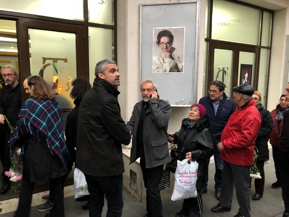 Imagini LIVE de la despartirea de marea actrita! Romania isi ia „adio” de la Stela Popescu!