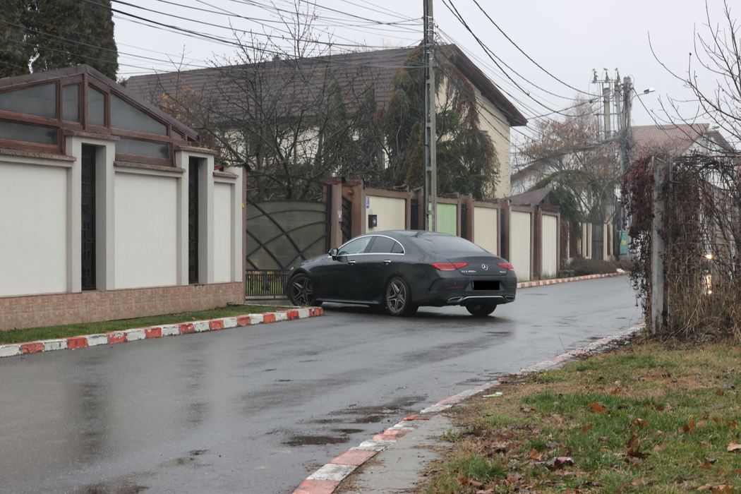 Mugur Mihăescu conduce mândru un bolid în valoare de peste 60.000 de euro