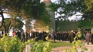 Pret record pentru o sticla de vin alb! VEZI AICI  cat a costat