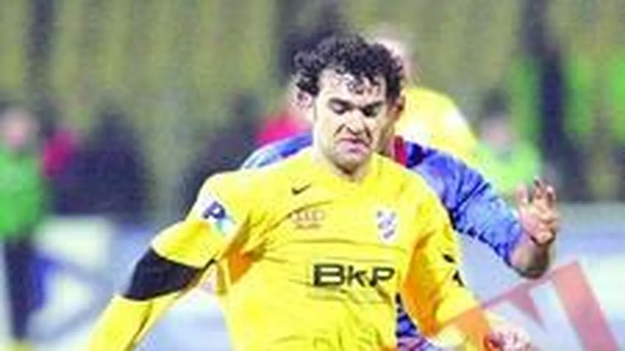 Dinamo cumpara, Steaua trage speranta