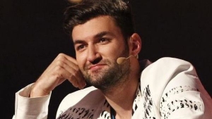 De la breakdance nebun, la fotoliul de la "Vocea Romaniei"! Afla chiar de la Smiley cum l-a schimbat cel mai indragit show!
