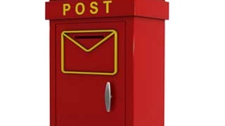A primit 3.000 de lire pentru ca si-a prins degetele intr-o cutie postala!