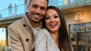 Vlăduţa Lupău se laudă pe internet cu bolidul de 70.000 de euro al soţului! Cum arată maşina de lux în care artista se plictiseşte teribil