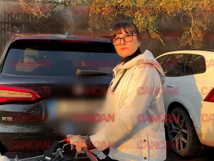 Femeia susține că fiul ei este bolnav cu acte