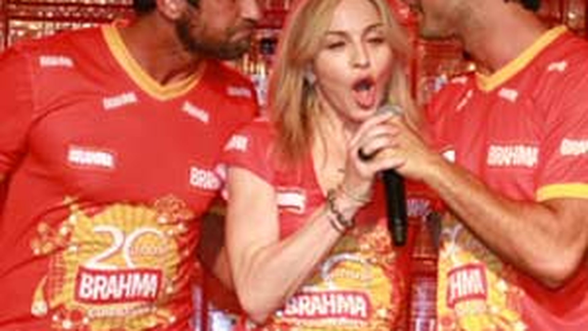 Madonna si Gerard Butler parteneri de carnaval!