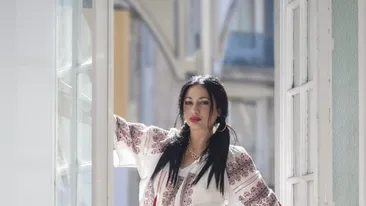 Ioana Popescu a lansat romanul „Fata cu ochii de chihlimbar”, o frescă socială despre viața rurală dar și a capitalei în perioada interbelică și postbelică din România