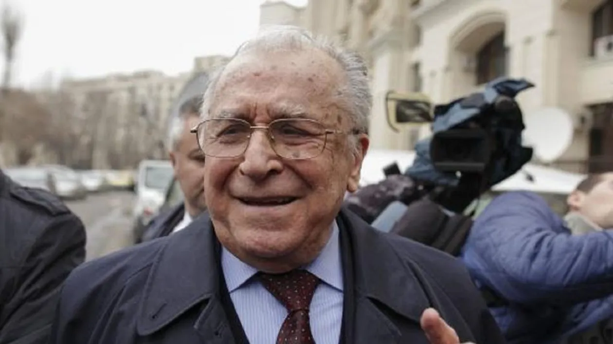 Scene uluitoare! S-a dus peste Ion Iliescu, la spital! ”Ceaușescu” a filmat tot și… VIDEO