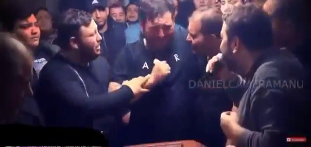 Melodiile pe care Florin Salam le-a interpretat la priveghiul lui Cristofor Duduianu i-au făcut pe cei prezenți să urle de durere