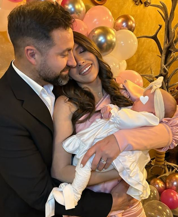 Cum s-a îmbrăcat Iustina Loghin la botezul micuței Ivana? Semnificație aparte a zilei în care a avut loc evenimentul
