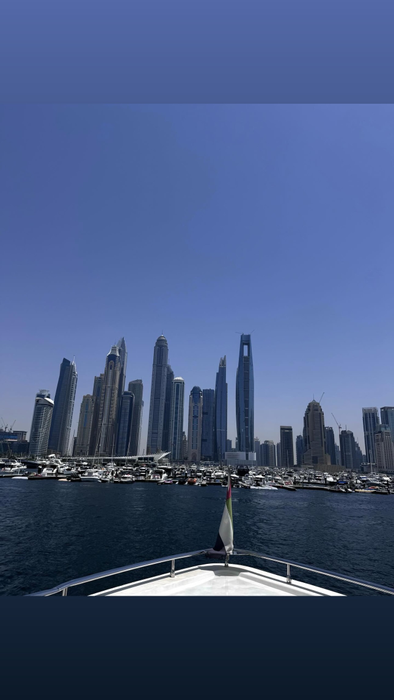 O zi întreagă pe un asemenea yacht ajunge la 15.000 de euro. (SURSA: INSTAGRAM.COM)