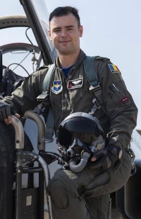 Povestea lui Octavian Palferenț, pilotul militar care a murit încercând să salveze un câine. Care a fost cel mai mare vis al său