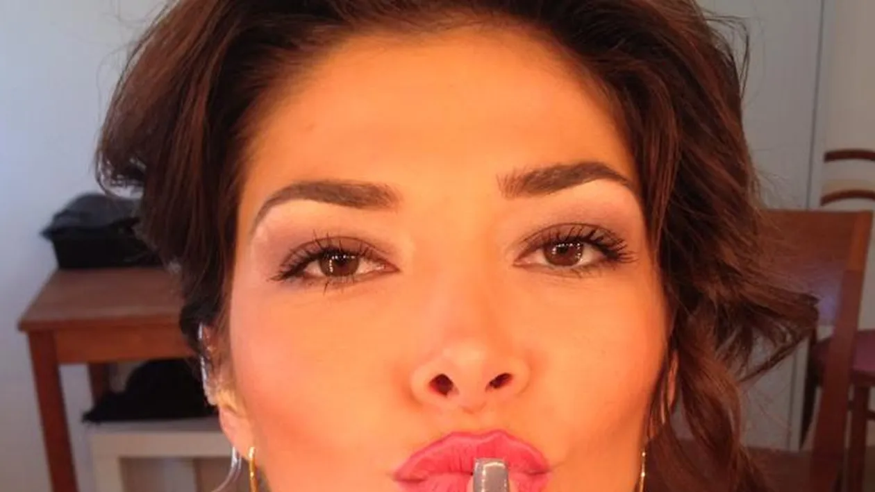 Au spus tuturor ca sunt doar colegi, dar noi am aflat adevarul! Alina Puscas s-a combinat cu proaspat divortatul Doru Todorut!