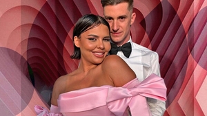 Andreea Popescu l-a “articulat” pe soţ! Fosta dansatoare a Deliei nu mai acceptă situaţia: „Le combină, e puțin șmecher”