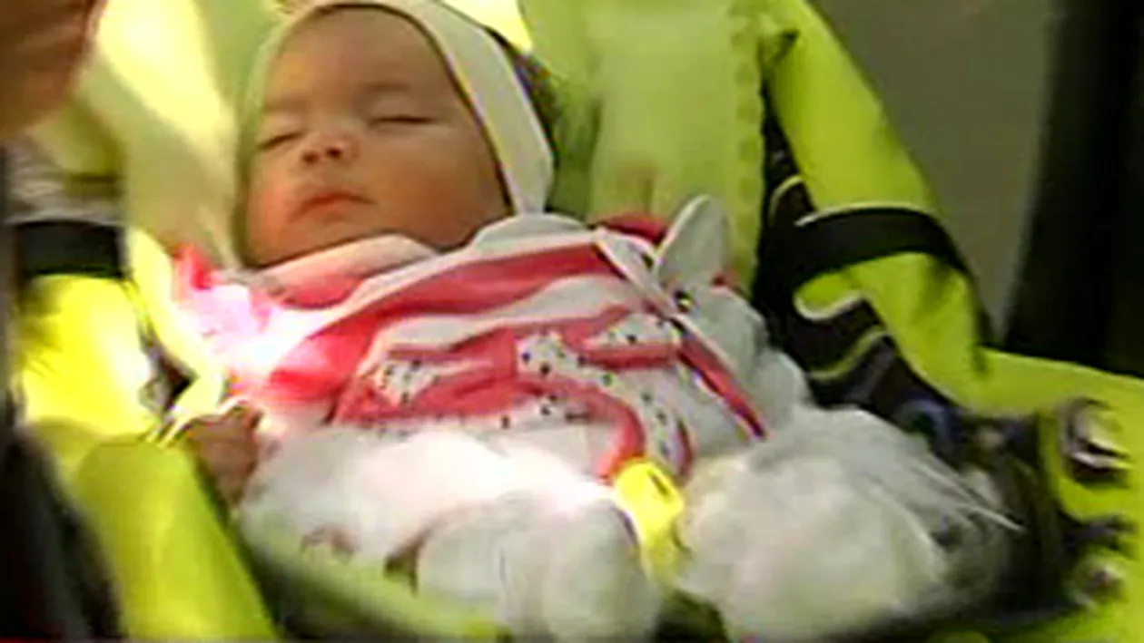 VIDEO George Tal si Liviu Guta au iesit la agatat, in parc, cu fetita Danielei Gyorfi