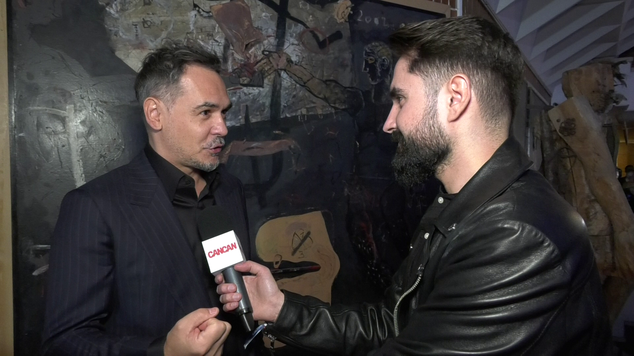 Răzvan Simion: "Ne-au dat toți morți și îngropați de acum cinci ani, pe noi, cei din televiziune. Și uite că suntem aici, ba chiar facem performanță. Dacă te uiți la cifre, cifrele nu spun asta. Ele spun că în continuare televizorul e cea mai ieftină distracție a românilor, mai ales în perioadă de criză. Da, internetul îți oferă o platformă pe care trebuie să o valorifici!"