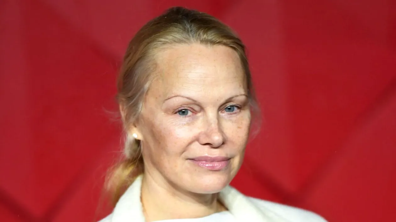 Cum arată Pamela Anderson fără niciun strop de machiaj, la 56 de ani. Cea mai recentă ședință FOTO i-a lăsat mască pe fani