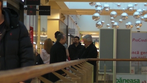 Ce-a avut de raportat?! Dupa ce s-a intalnit cu Boc, Micky “Spaga” a dat un telefon si a vorbit palmat! Masura anti-interceptare!
