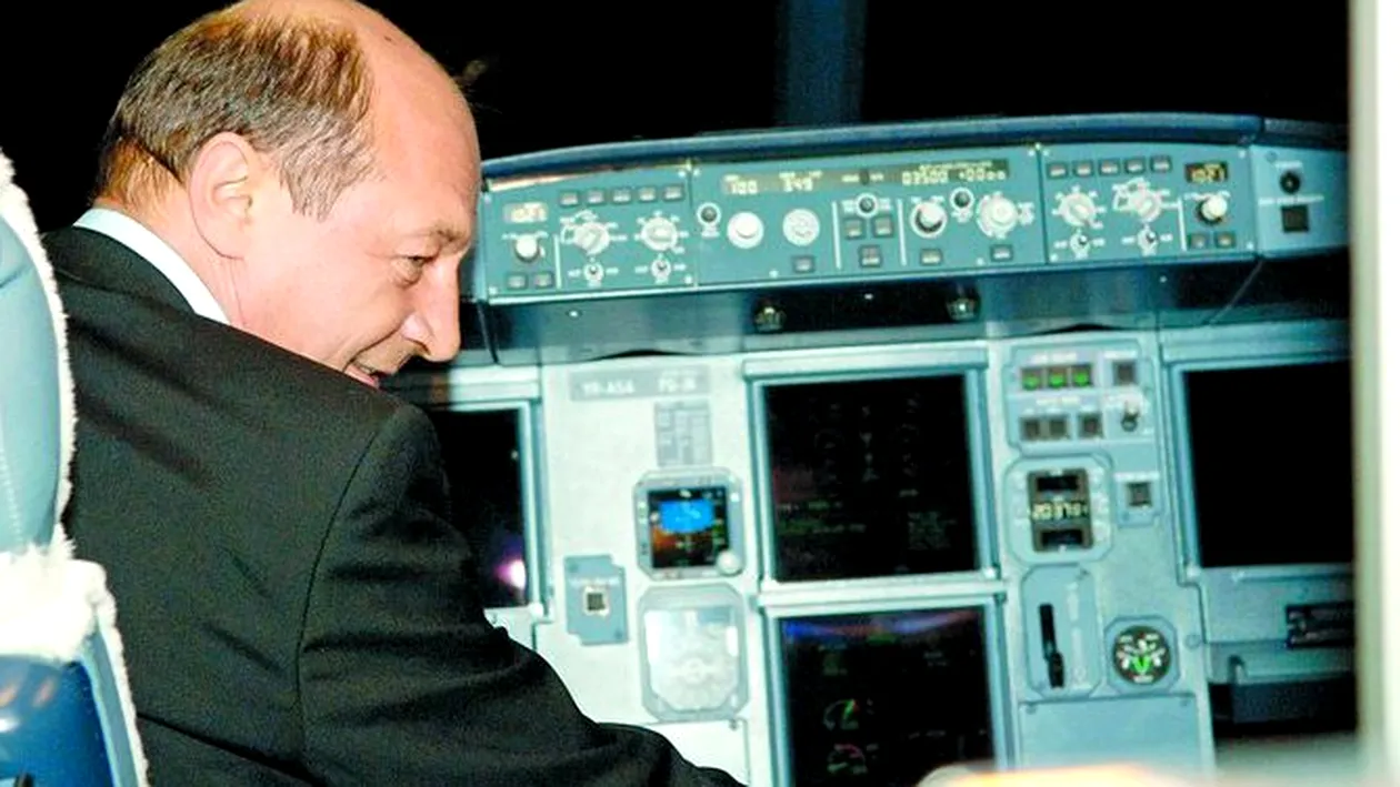 Basescu zboara cu piloti de inchiriat