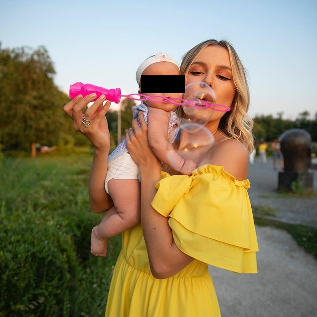 Emily Burghelea, alături de fiica ei / Sursă foto: Instagram
