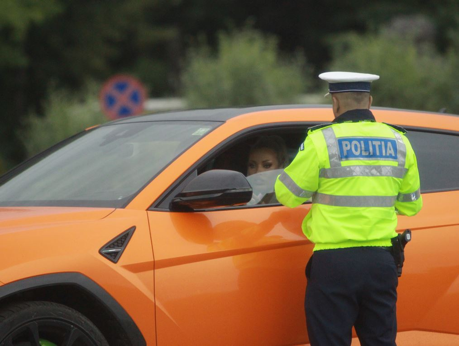 Loredana Chivu, oprită de Poliția Rutieră pentru un control de rutină
